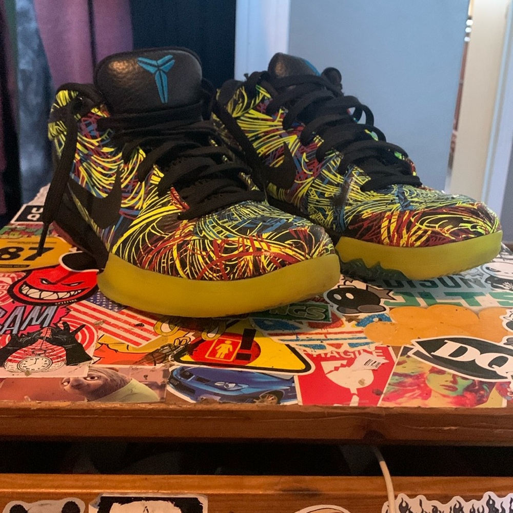 Nike kyrie Kobe 4s basketball shoes
